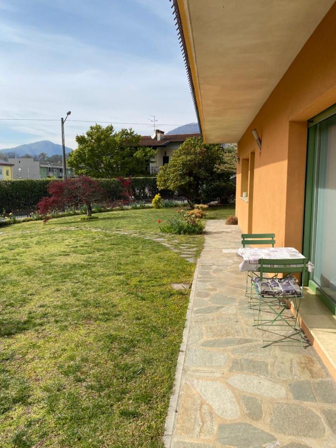 Casa Vacanza Veronica Con Giardino Verbania Exterior foto